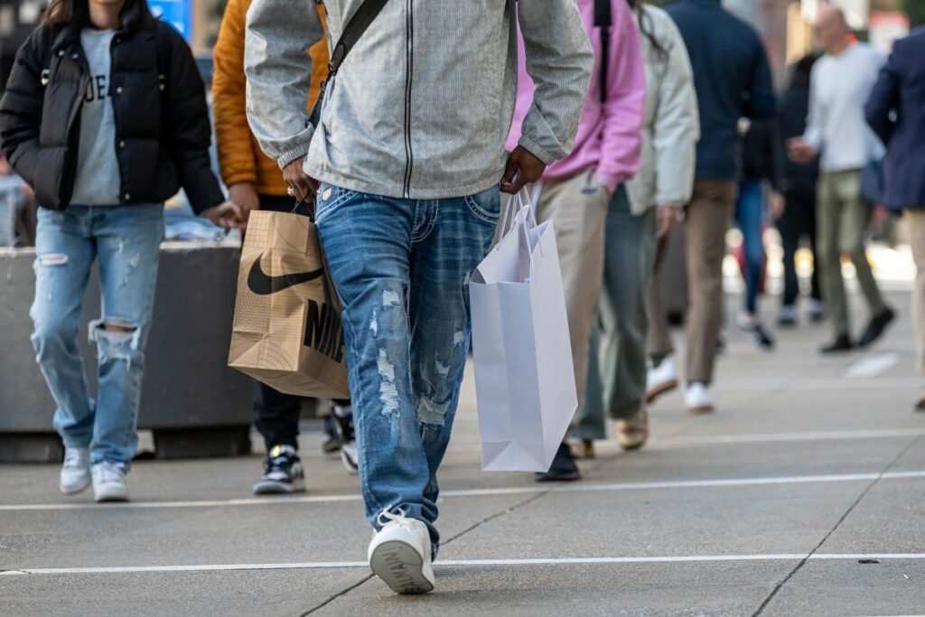 US Consumers Long-Run Inflation Views Rise to Highest Since 1995