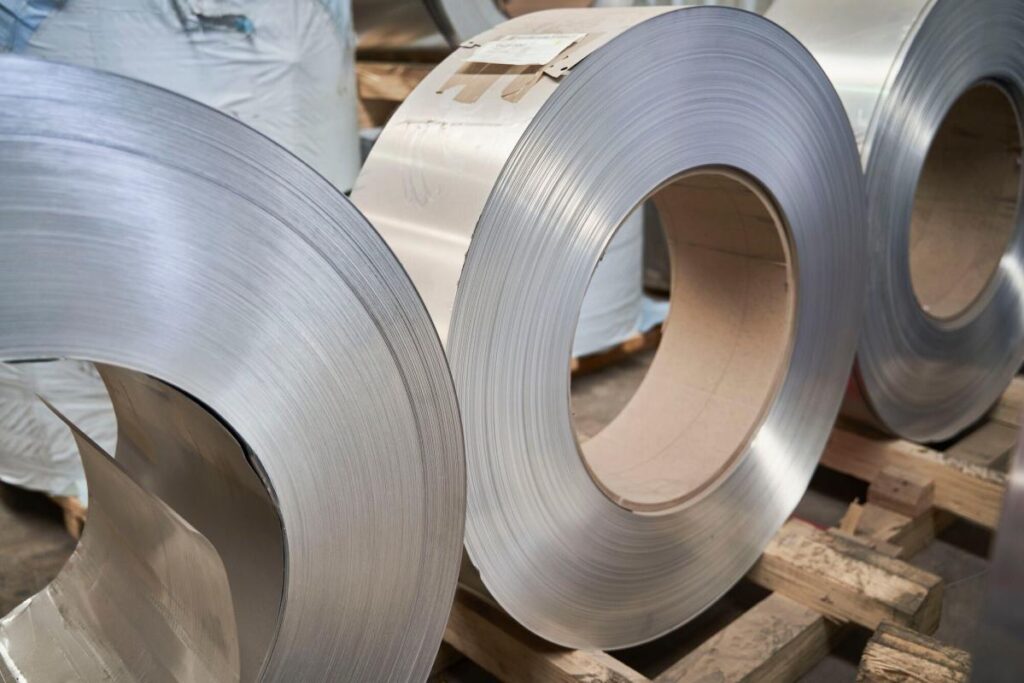 Aluminum Rally Fades as Traders Weigh Signs of Weak US Economy