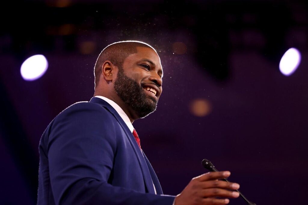 Trump Ally Seeks Florida Governor Job in Possible DeSantis Clash