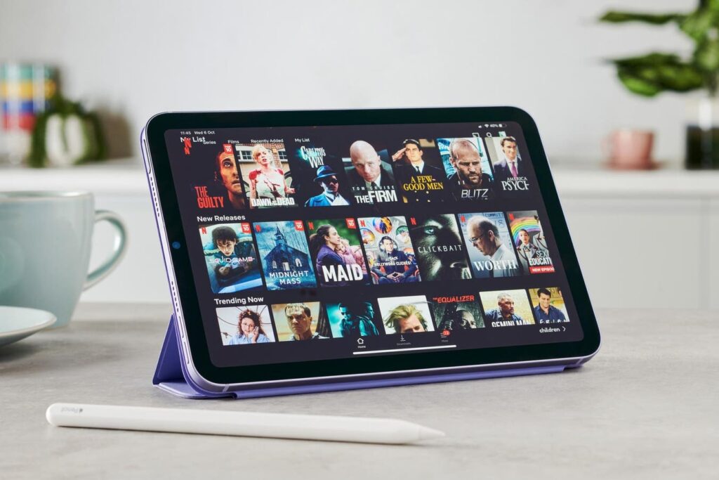 Netflix Shares Up 4% On $250 Target-Price Upgrade To $1,100