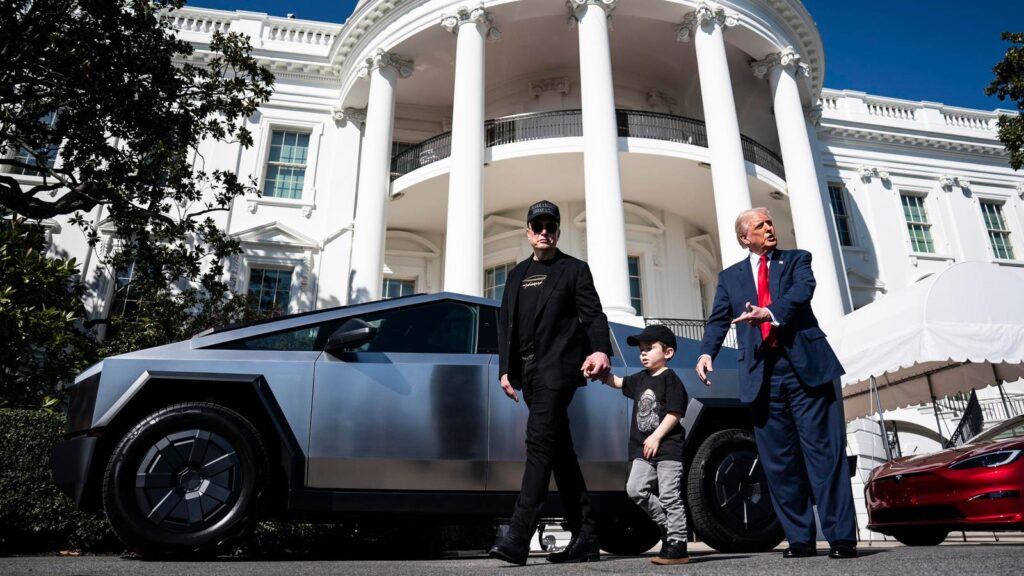 Tesla Facing ‘Crisis’ Due To Elon Musk And DOGE, Analyst Says