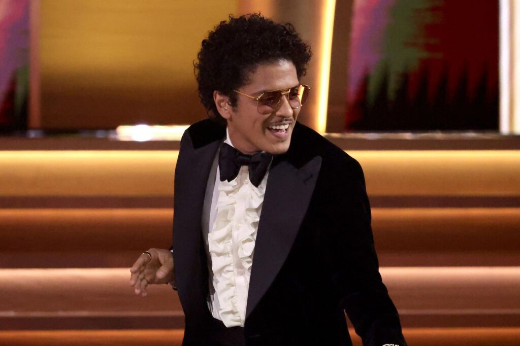 Bruno Mars Ties His Own Record With Another Week At No. 1