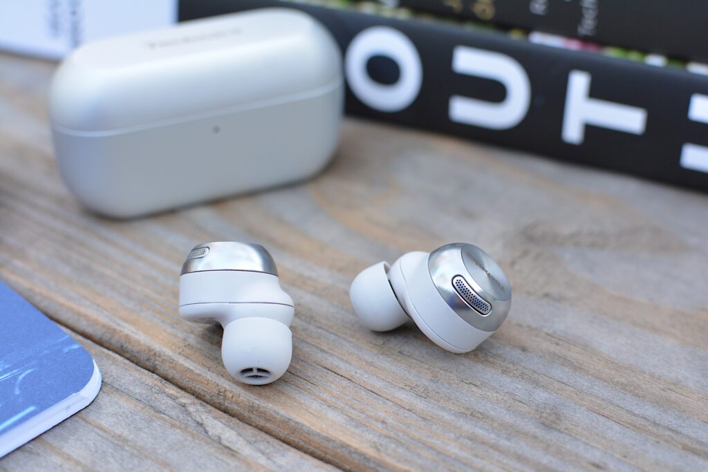 Technics AZ100 review: Supreme sound quality and a unique Bluetooth tool