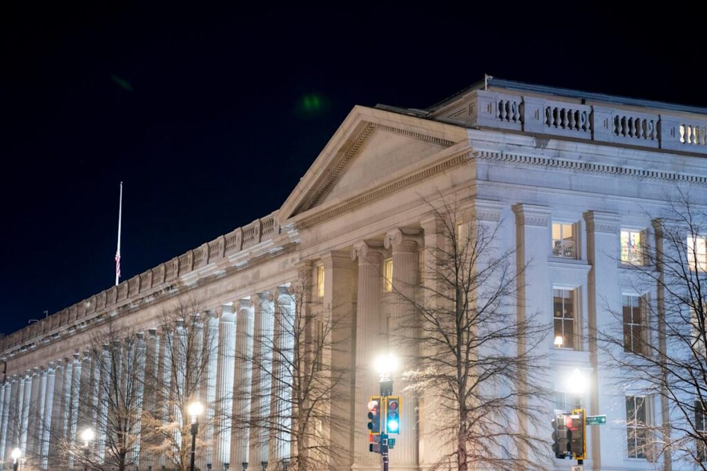 Bond Rally Gets Support From Fed as Traders Eye Growth Risks