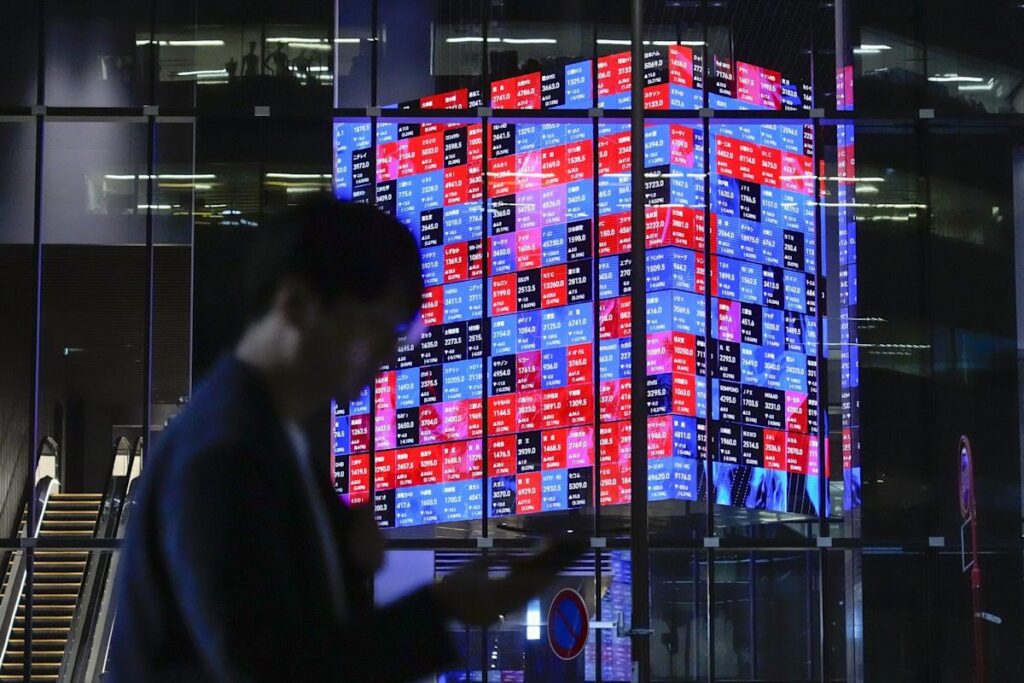 Japanese Shares Plunge as US Tariff Worries Hit Exporter Stocks