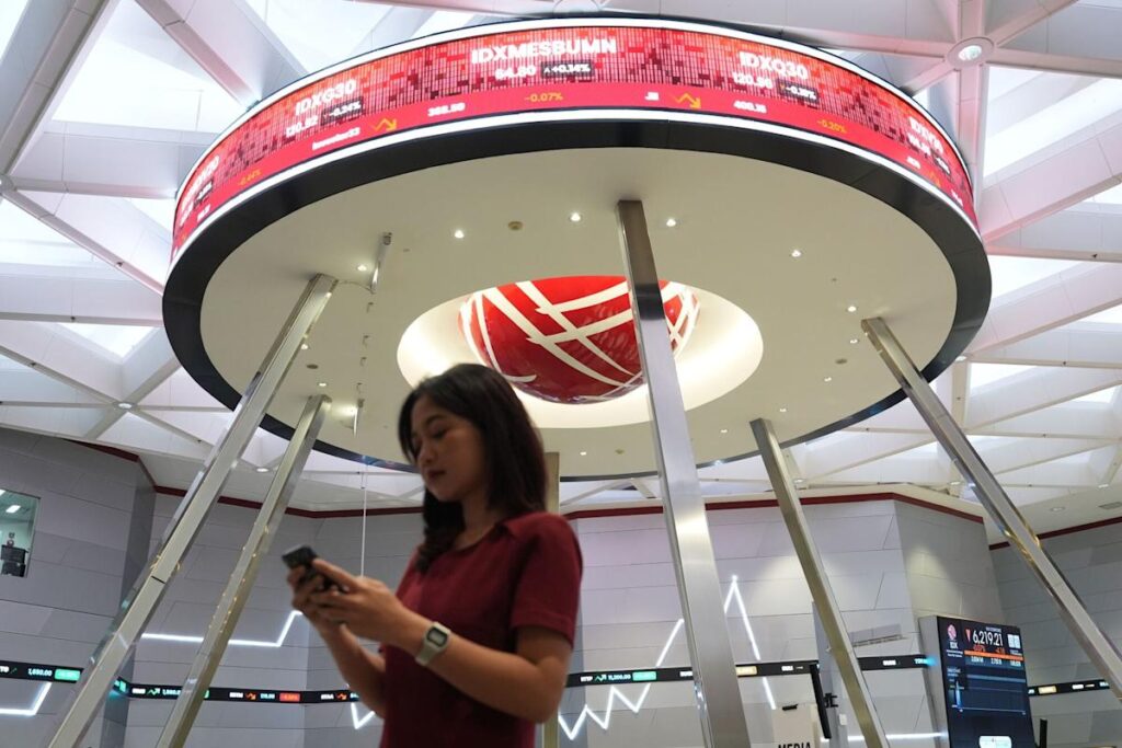 Indonesians Are Feeling Market Gloom Ahead of Major Eid Holiday