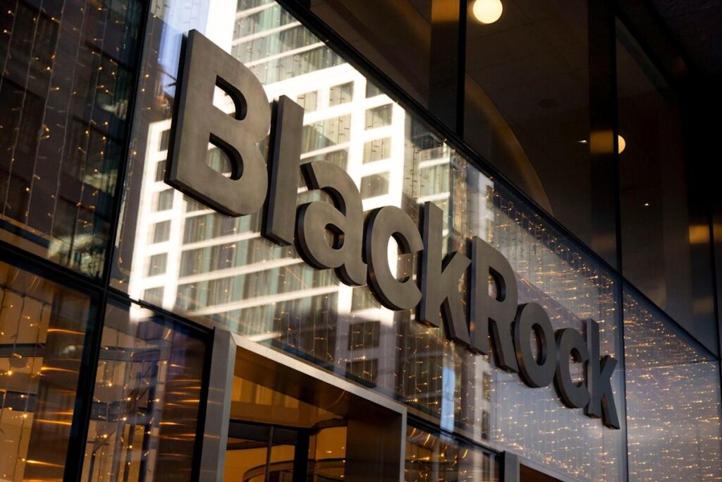 BlackRock’s APAC Private Credit Head Yan to Join Apollo
