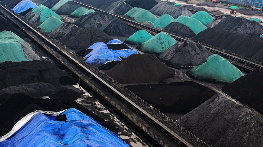 Trump to Expand Critical Mineral Output Using Wartime Powers