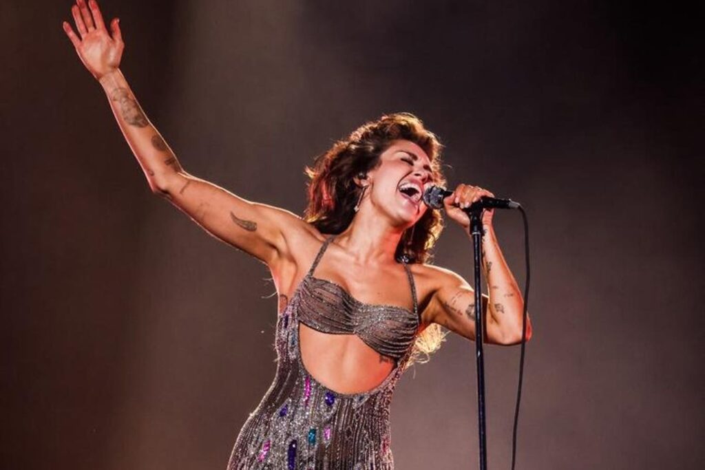 Miley Cyrus’s New Single Arrives — And Almost Soars Right To No. 1