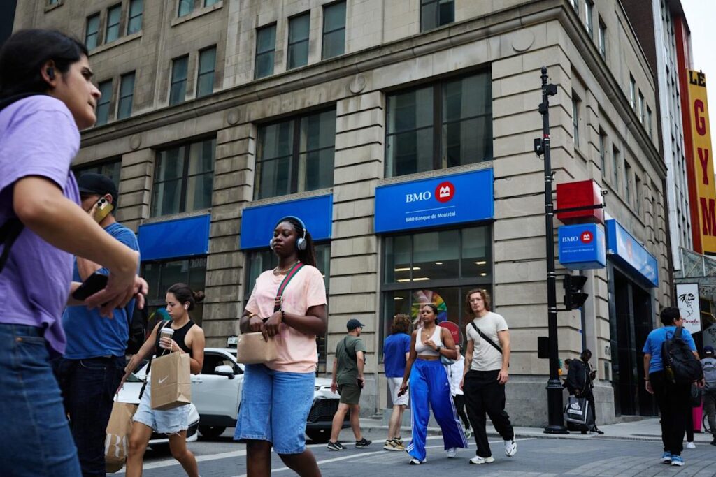 Banks Postpone Loans as Tariffs Stoke Fears of ‘Hung’ Debt