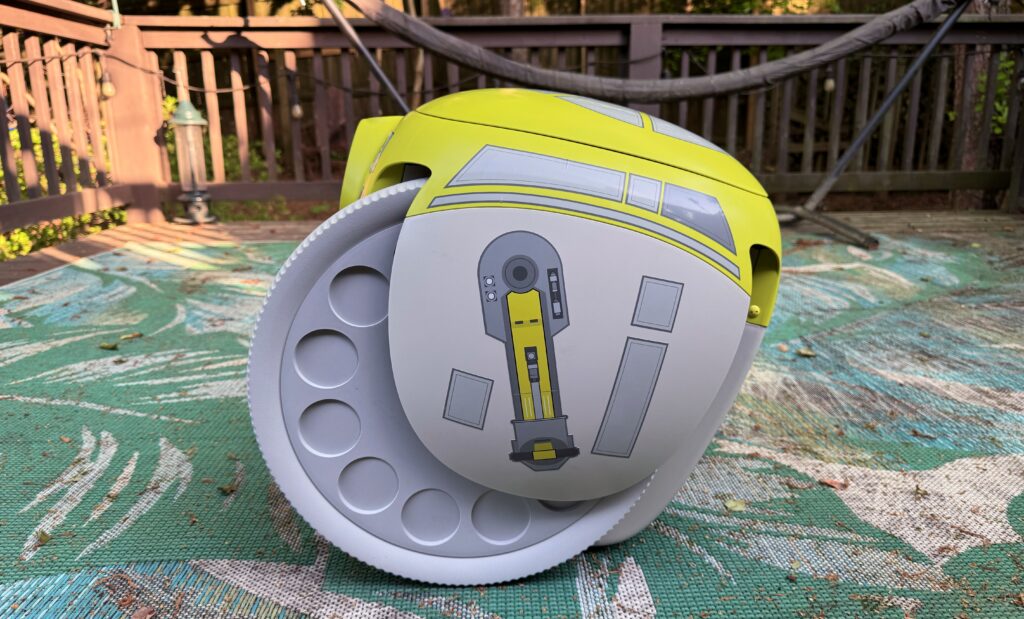 Piaggio turned its cute follow robot into a Star Wars droid