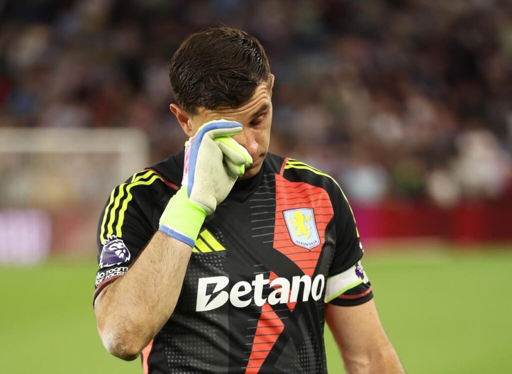 Aston Villa Goalkeeper’s Goodbye Hints At Transfer Window Problem