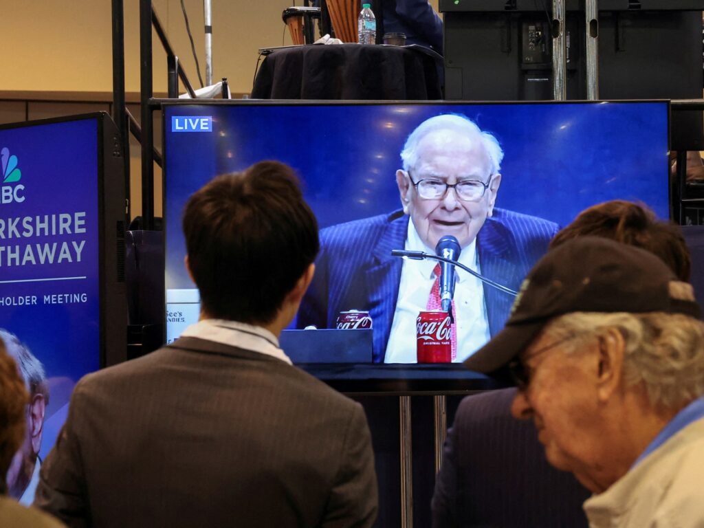 Warren Buffett to retire as Berkshire Hathaway CEO at end of 2025 | Business and Economy News