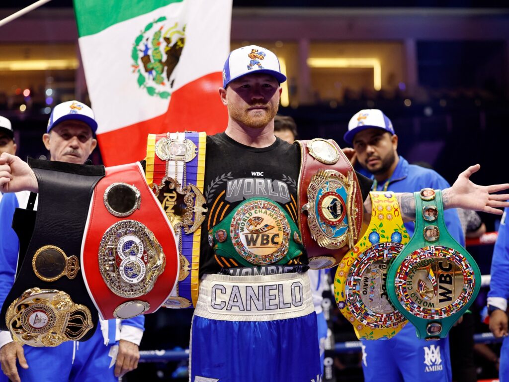 Canelo Alvarez beats Scull to reclaim undisputed super-middleweight title | Boxing News