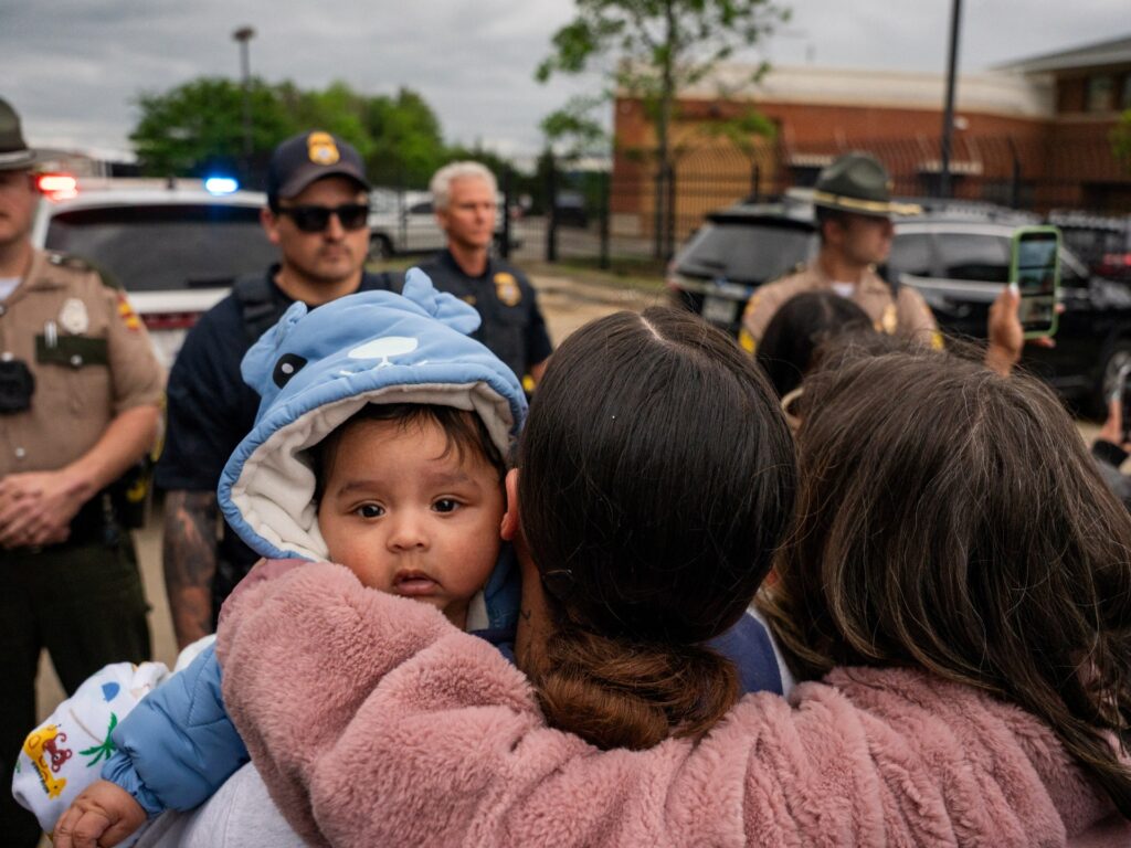 US offers $1,000 stipend to migrants who self-deport | Donald Trump News