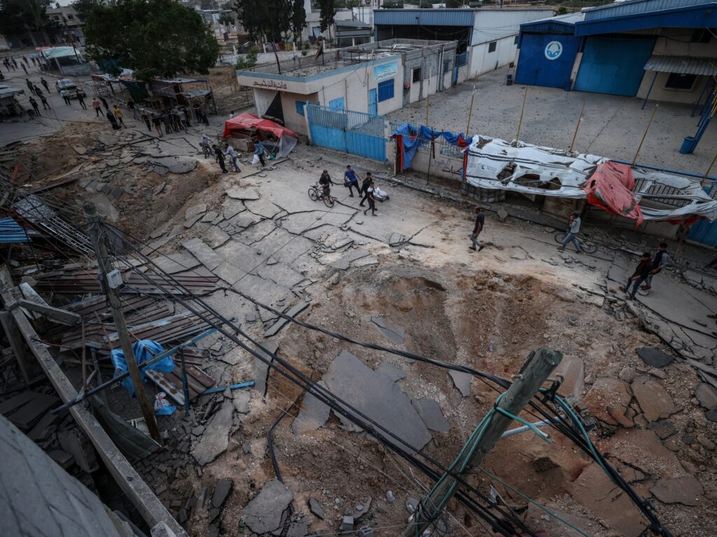 Israeli strikes batter Gaza hospitals as brutal siege, bombing intensify | Gaza News