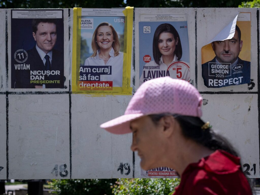 Romania votes in crucial presidential election rerun | Elections News
