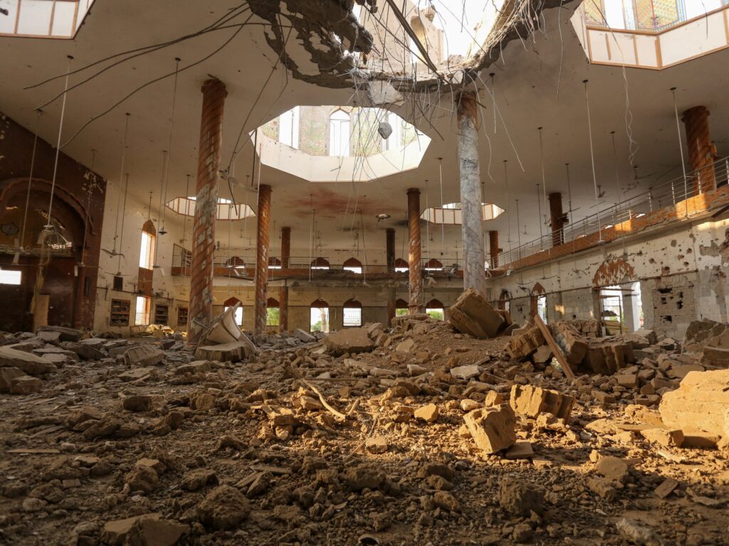 ‘Nowhere to go’: Kashmir violence escalates amid India-Pakistan crossfire | Conflict News