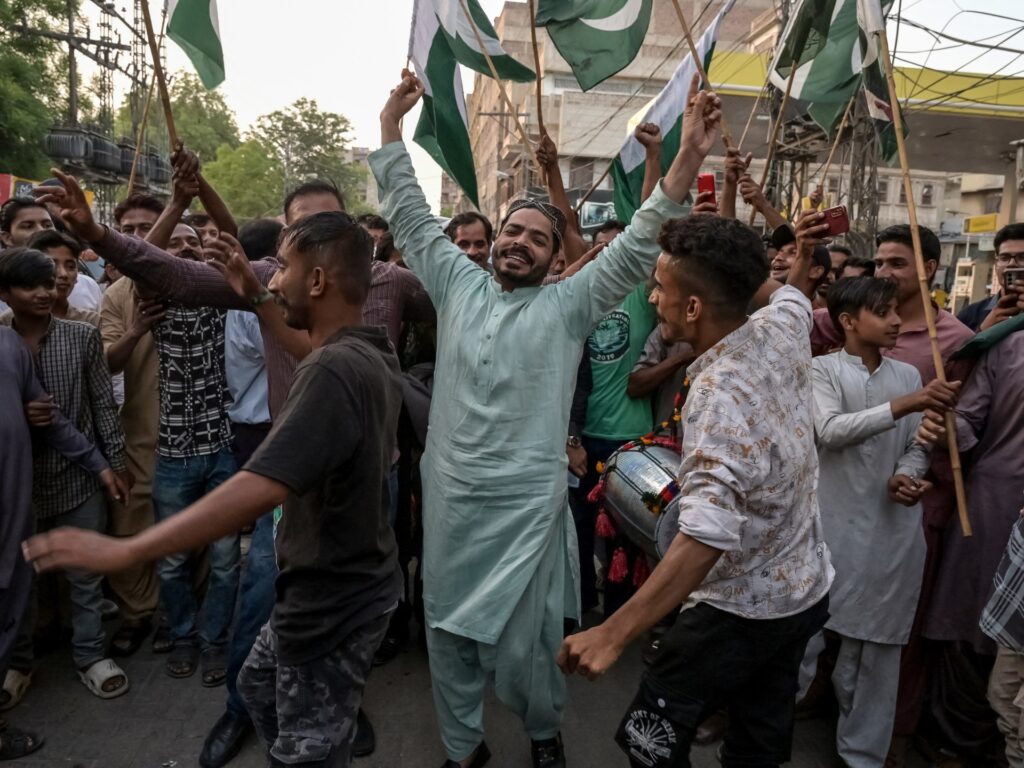 Explosions, violations reported after India and Pakistan agree ceasefire | Conflict News