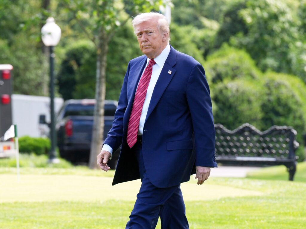 Federal appeals court temporarily reinstates Trump tariffs | International Trade News