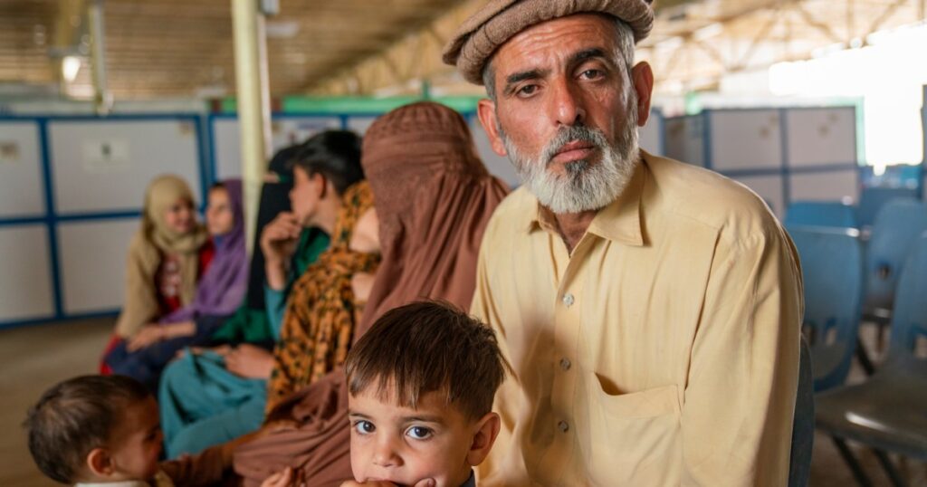 Deported Afghans face deepening humanitarian crisis on return home | Human Rights News