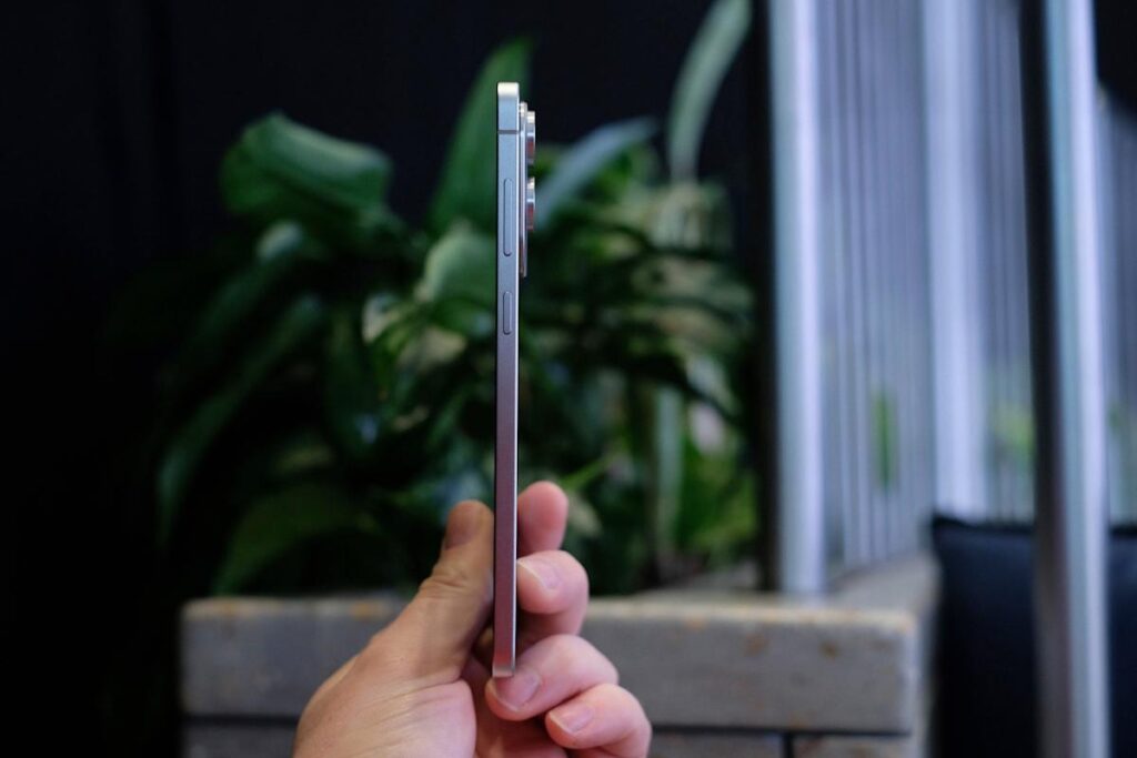 Samsung’s Galaxy S25 Edge is $1,100 and thin