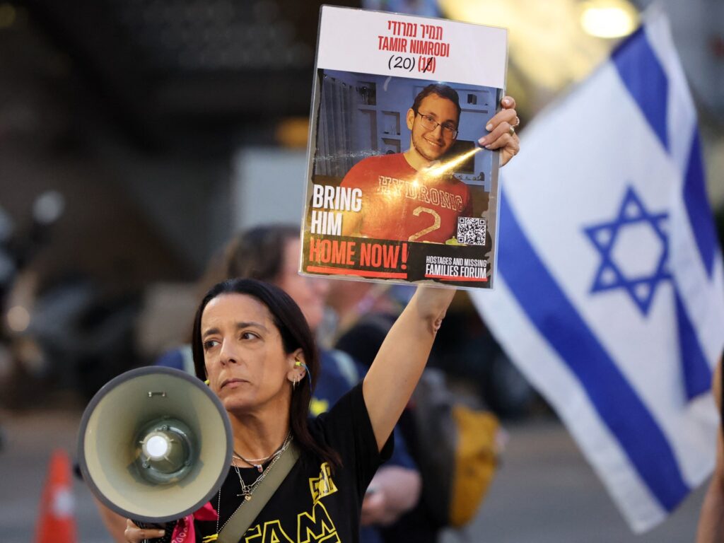 ‘How do you go to sleep?’: Israeli captive families slam Netanyahu at rally | Israel-Palestine conflict News