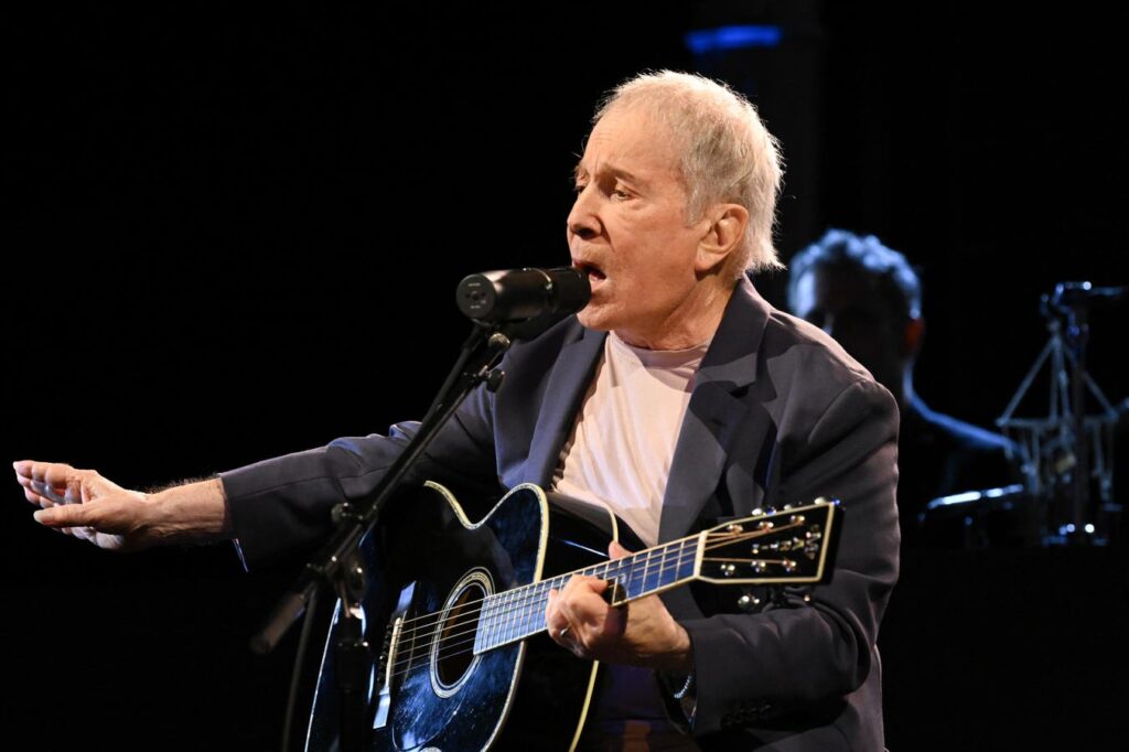 Paul Simon Concludes N.Y.C. Residency For His ‘A Quiet Celebration’ Tour
