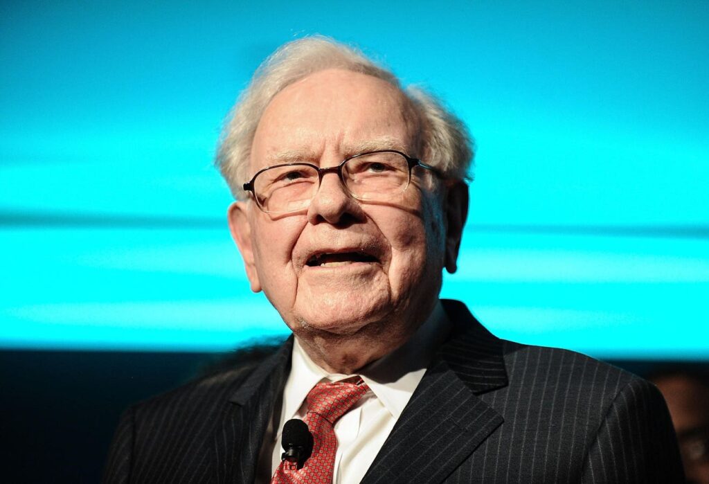 Why Warren Buffett And Other Billionaire Investors Are Piling Into UnitedHealth Stock