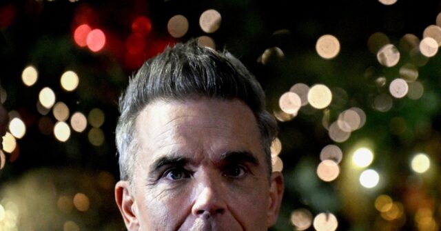 Pop Star Robbie Williams: Giving Phones to Children Is ‘Abuse’