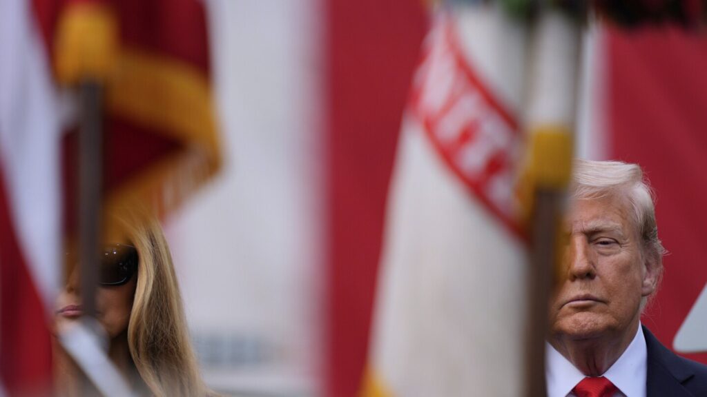 Trump calls on all NATO countries to stop buying Russian oil, threatens 50% to 100% tariffs on China