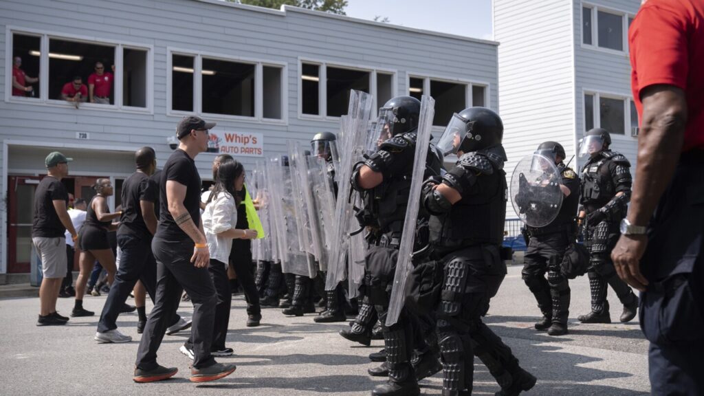 600 officers train for riots as threats to lawmakers climb