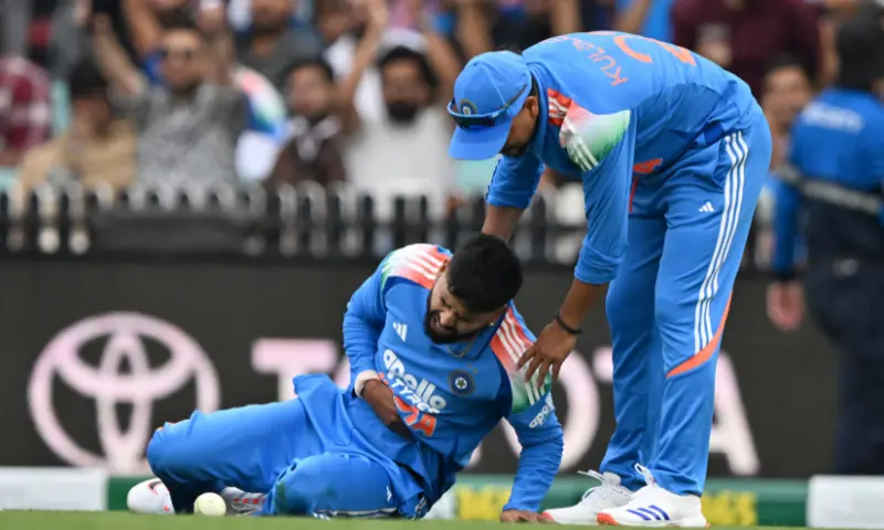 Indian batsman Iyer hospitalised with lacerated spleen after injury during Australia ODI