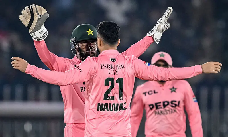 Mohammad Nawaz, Saim Ayub impress with spin as South Africa post 194-9 in first T20I against Pakistan