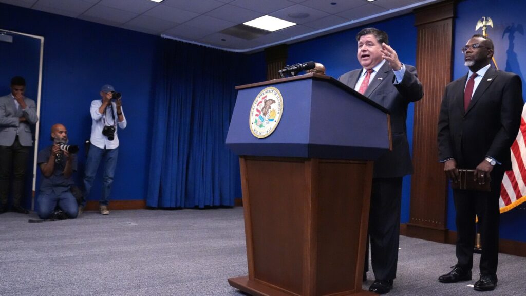 Trump says Illinois governor and Chicago mayor should be jailed