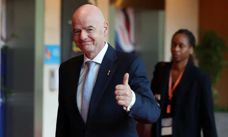 FIFA chief welcomes presence of female fans at Iranian Cup match