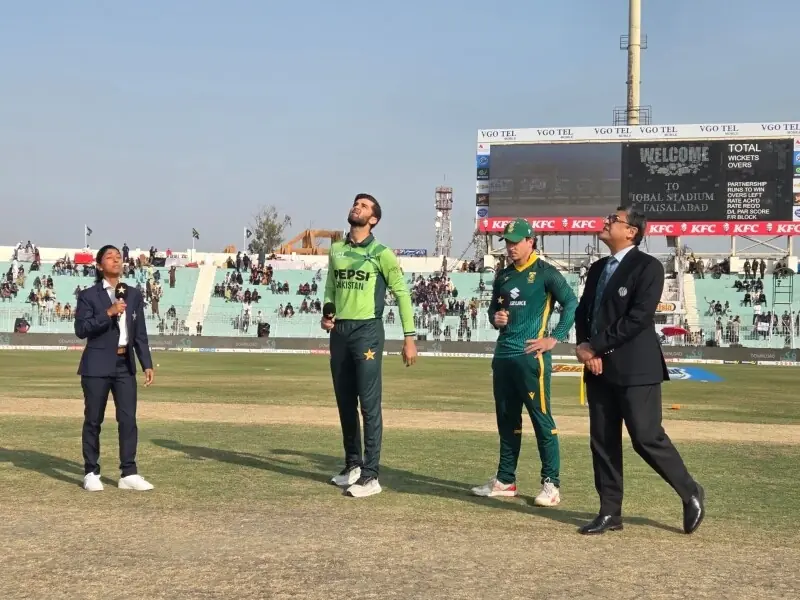 Spin trio shine as Pakistan bundle out South Africa for 143 in series-deciding ODI